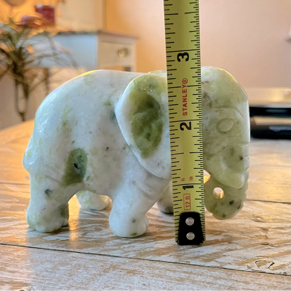 🐘Majestic Hand Carved Jade Elephant🐘 ~Over 1 lb! - Picture 11 of 15